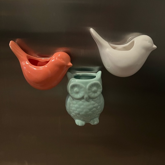 NWOT set of 3 magnetic holders - Picture 2 of 3